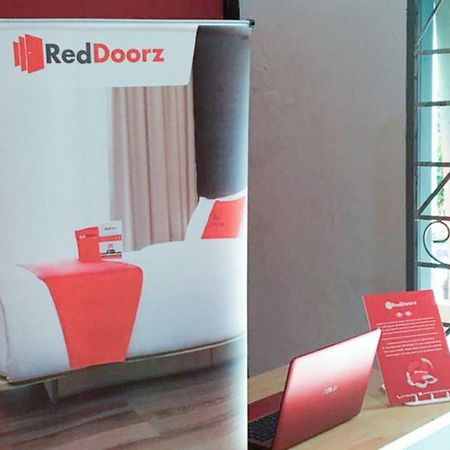 Reddoorz @ Simpang Lima Jupiter Ξενοδοχείο Sorong Εξωτερικό φωτογραφία