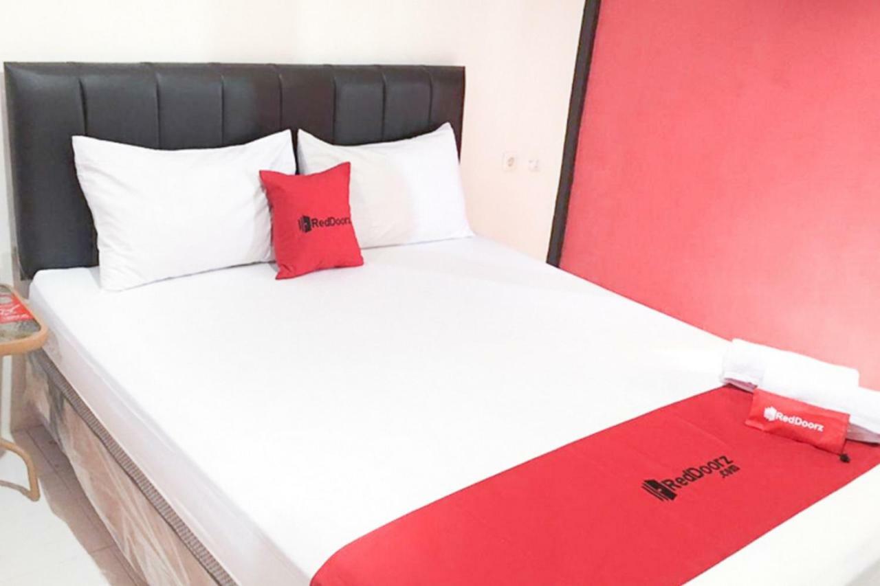 Reddoorz @ Simpang Lima Jupiter Ξενοδοχείο Sorong Εξωτερικό φωτογραφία